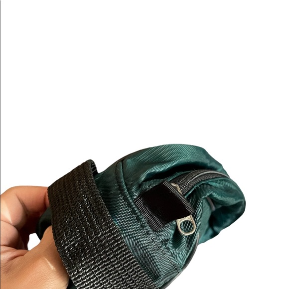 Green Nike essential travel bag - Picture 2 of 4